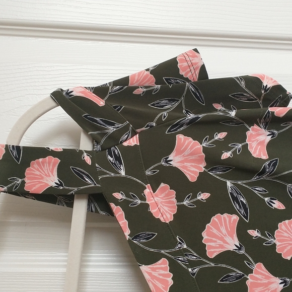 DRESS SALE - Picture 2 of 3